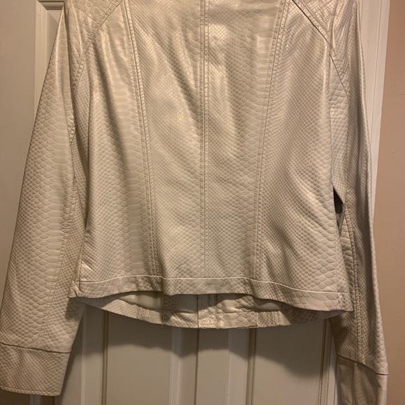 Non leather jacket - Picture 2 of 5